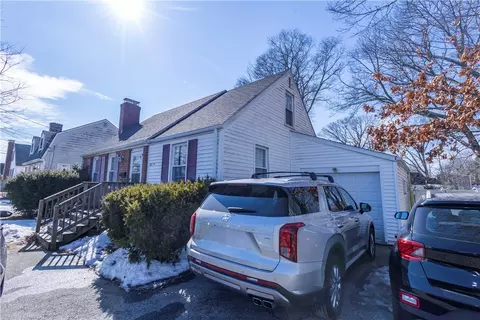 1879 Warwick Ave, Warwick, RI 02886 photo 2