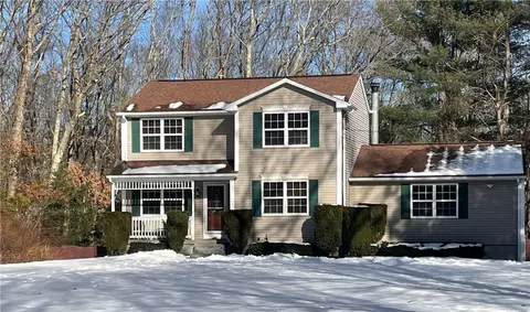 17 Dayna Dr, West Greenwich, RI 02817