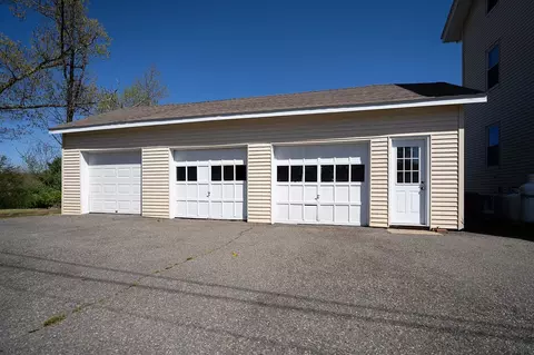 147 Louise St, Woonsocket, RI 02895 photo 6