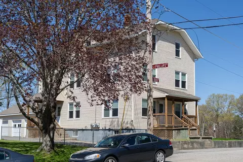 147 Louise St, Woonsocket, RI 02895 photo 5