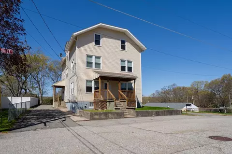 147 Louise St, Woonsocket, RI 02895 photo 2