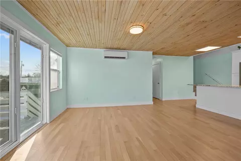 Living - 73 Dundas Ave, Warwick, RI 02889 photo 4 of 5