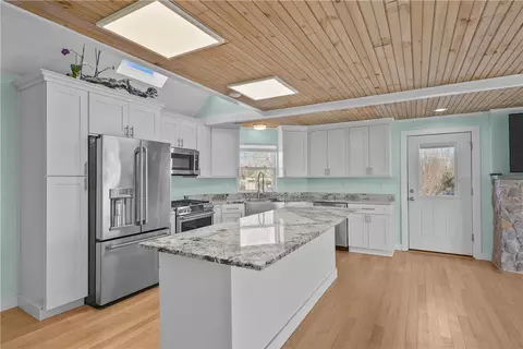 Kitchen - 73 Dundas Ave, Warwick, RI 02889 photo 2 of 4
