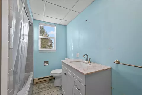 Bath - 73 Dundas Ave, Warwick, RI 02889 photo 6 of 7