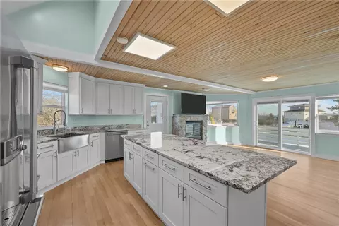 Kitchen - 73 Dundas Ave, Warwick, RI 02889 photo 3 of 4