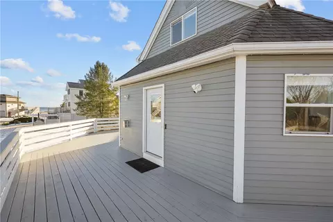 Exterior - 73 Dundas Ave, Warwick, RI 02889 photo 2 of 9