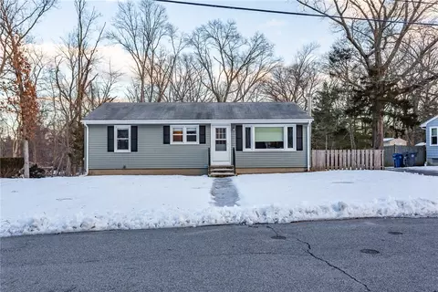 44 Craig Rd, Warwick, RI 02886