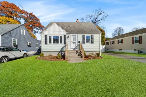 101 Fordson Ave, Cranston, RI 02910