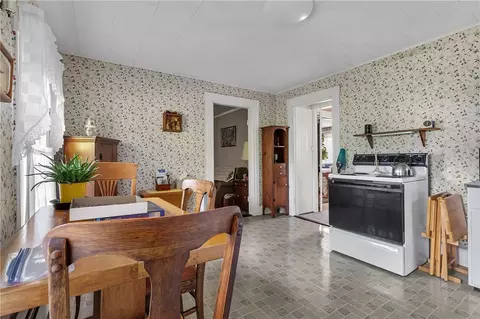 14 Maple St, Mendon, MA 01756 photo 6