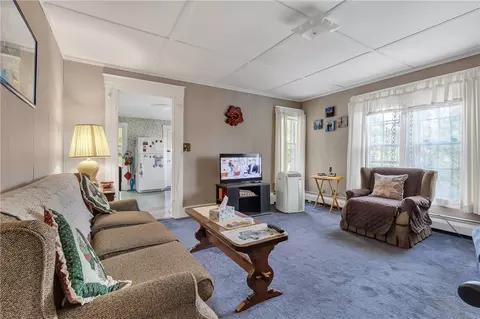 14 Maple St, Mendon, MA 01756 photo 7