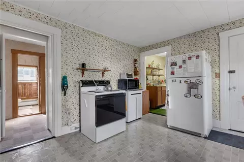 14 Maple St, Mendon, MA 01756 photo 5