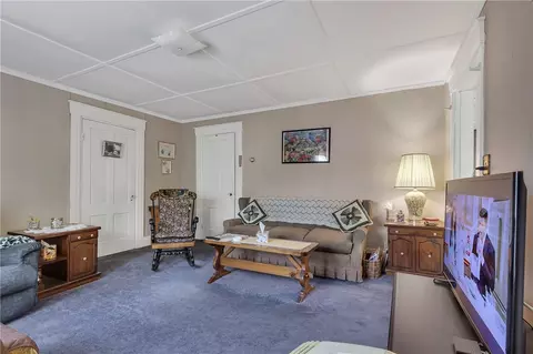 14 Maple St, Mendon, MA 01756 photo 8
