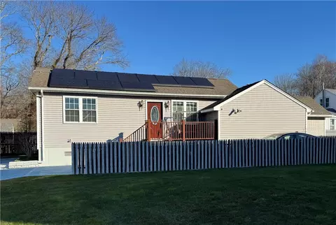 18 Warren Ave, Warwick, RI 02889