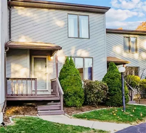 8 Kristee Cir #8, West Warwick, RI 02893
