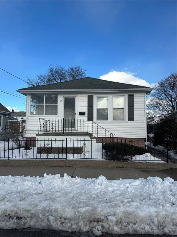  87 Stedman Ave, Pawtucket, RI 02860 photo 2