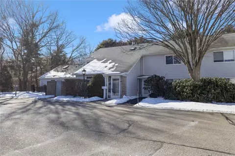 844 Williamsburg Cir #844, Warwick, RI 02886