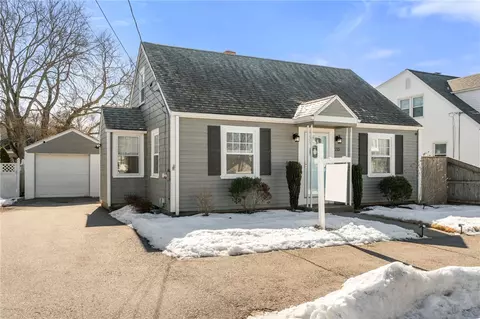 215 London Ave, Pawtucket, RI 02861
