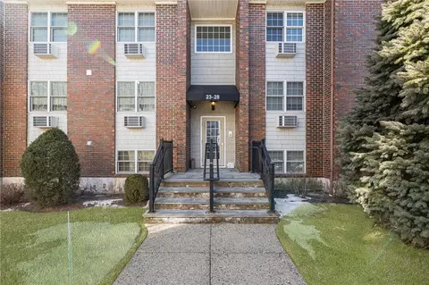 669 Metacom Ave #26, Bristol, RI 02809