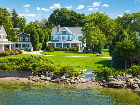 6 White Birch Ln, Barrington, RI 02806