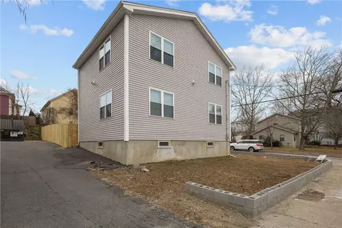 56 Center St, Woonsocket, RI 02895 photo 42
