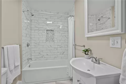 56 Center St, Woonsocket, RI 02895 photo 28