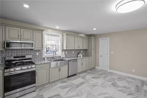 56 Center St, Woonsocket, RI 02895 photo 2