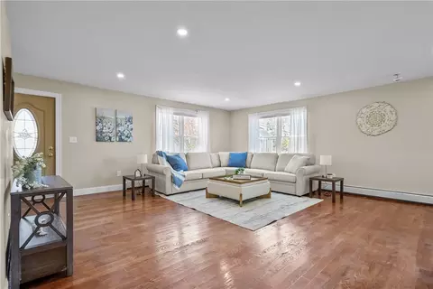 56 Center St, Woonsocket, RI 02895 photo 12