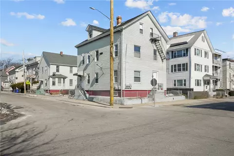 39 Darling St, Central Falls, RI 02863