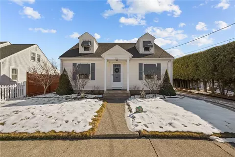 236 Bloomfield St, Pawtucket, RI 02861