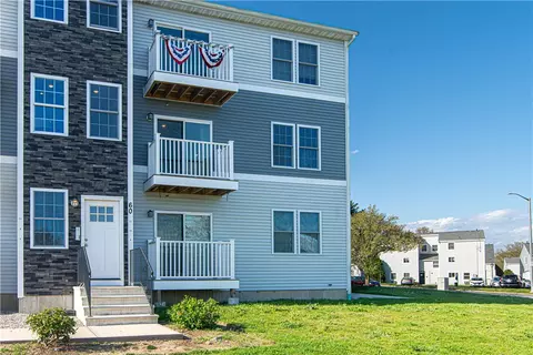 60 Village Grn #10, East Providence, RI 02915