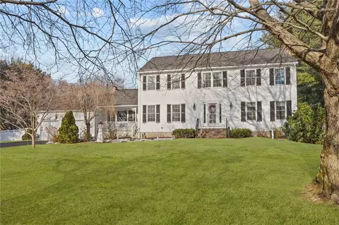 2794 Warwick Ave, Warwick, RI 02889