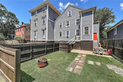 17 Thayer St, Providence, RI 02906