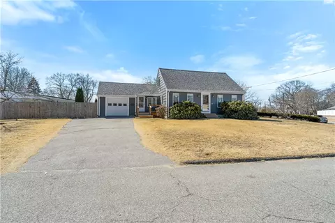 69 Julian Rd, Warwick, RI 02889