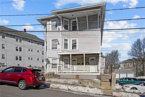 538 Willow St, Woonsocket, RI 02895 photo 3
