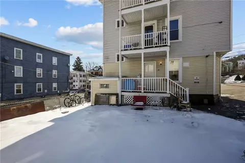 538 Willow St, Woonsocket, RI 02895 photo 4