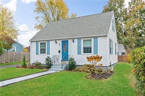 40 Haverford Rd, Warwick, RI 02886