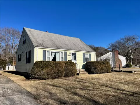 29 Ideal Ct, East Greenwich, RI 02818