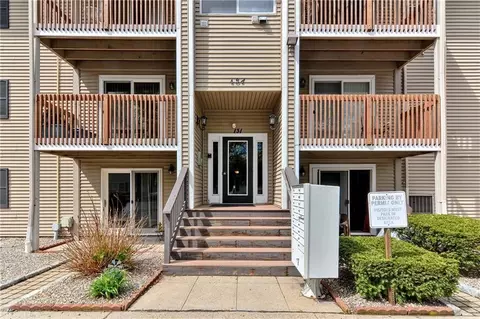 131 Fordson Ave #12, Cranston, RI 02910