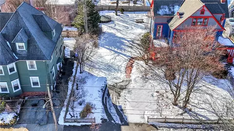 41 Larch St, Providence, RI 02906