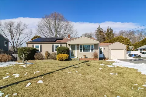 60 Country Hill Rd, Cumberland, RI 02864