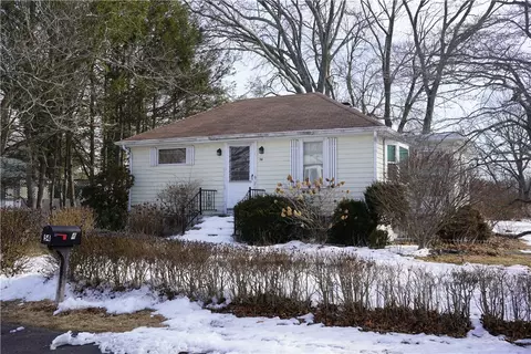 54 Sweet St, Warwick, RI 02889