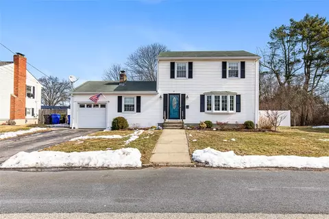 61 Milburn Rd, East Providence, RI 02914