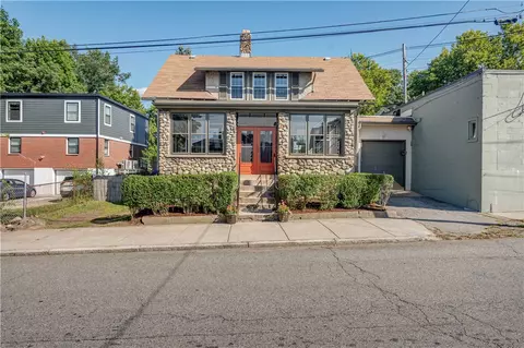 17 Wabun Ave, Providence, RI 02908