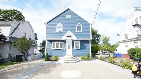 102 Williams Ave, East Providence, RI 02914