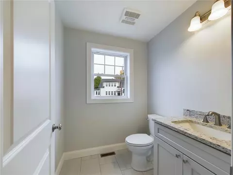 68 Greene St #2, Warwick, RI 02886 photo 4