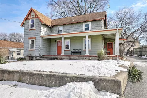 24 Magnolia St, Cranston, RI 02910