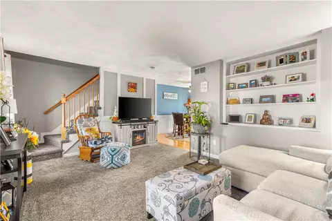 Living - 20 Fourth Ave, Warwick, RI 02888 photo 1 of 1