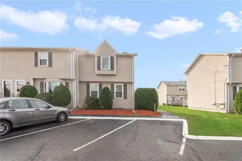 20 Fourth Ave, Warwick, RI 02888