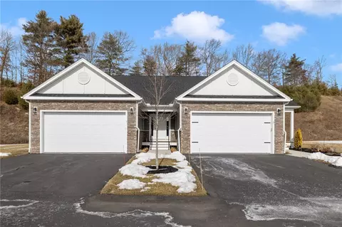 1 Overlook Ln, Glocester, RI 02814