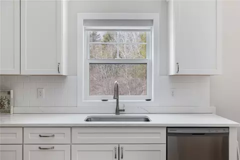 Kitchen - 1 Overlook Ln, Glocester, RI 02814 photo 5 of 7